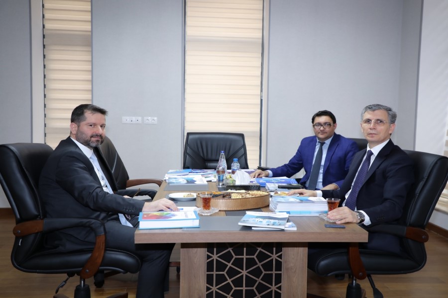 Zahid Oruc İRAM Araşdırmaları Mərkəzinin direktoru Haqqı Uyğuru qəbul edib