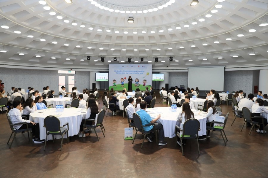Paytaxt məktəbliləri üçün keçirilən Debat Forumun açılış tədbiri olub - FOTOLAR
