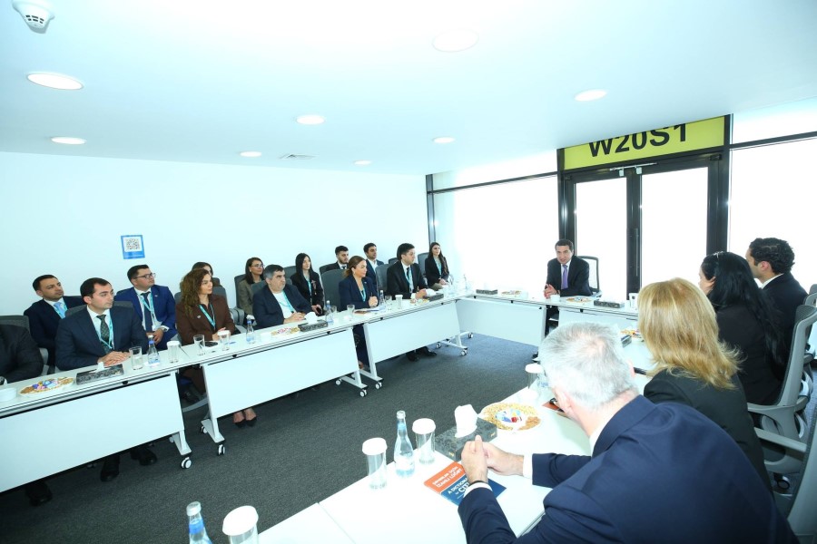 Hikmət Hacıyev WUF13-də QHT Agentliyinin kollektivi və GSNP Katibliyinin təmsilçiləri ilə görüşüb - FOTOLAR