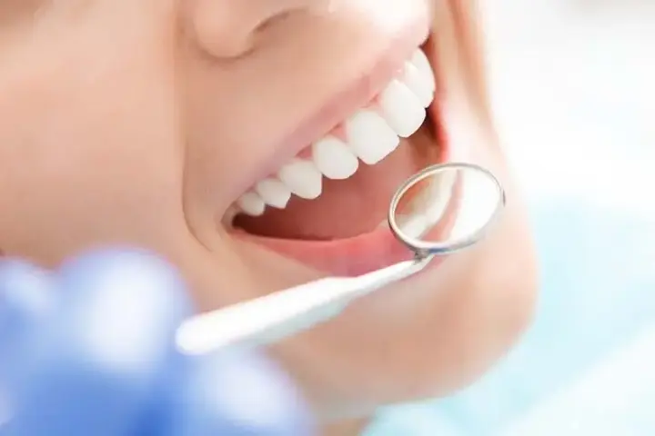 Vegan və vegetarian qidalananlarda vitamin çatışmazlığı diş sağlamlığı üçün risk yarada bilər