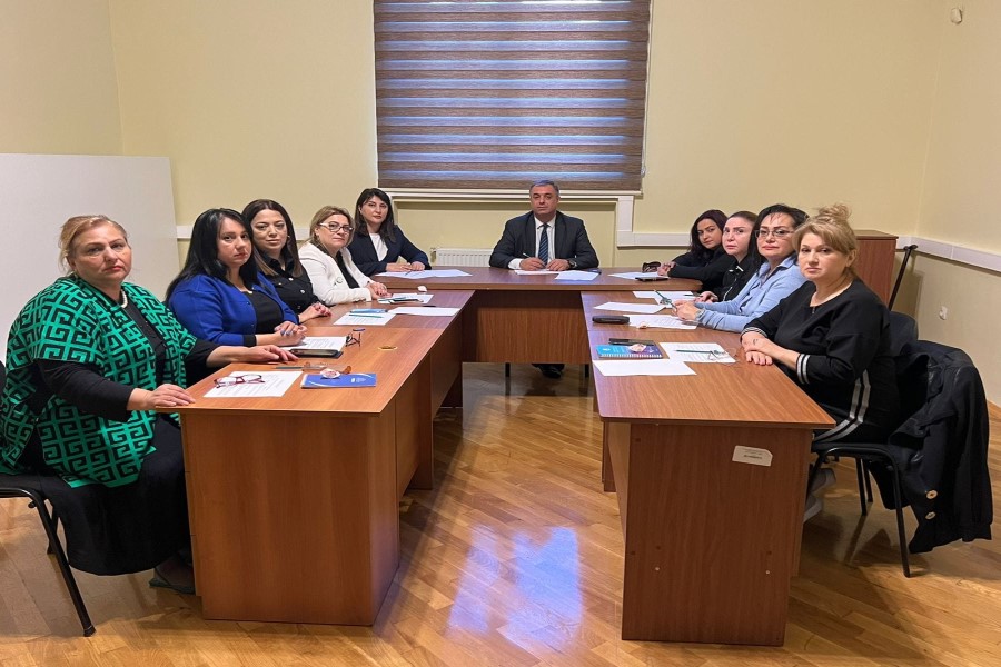 Ailə, Qadın və Uşaq Problemləri üzrə Dövlət Komitəsi yanında İctimai Şuranın növbəti iclası keçirilib - FOTOLAR