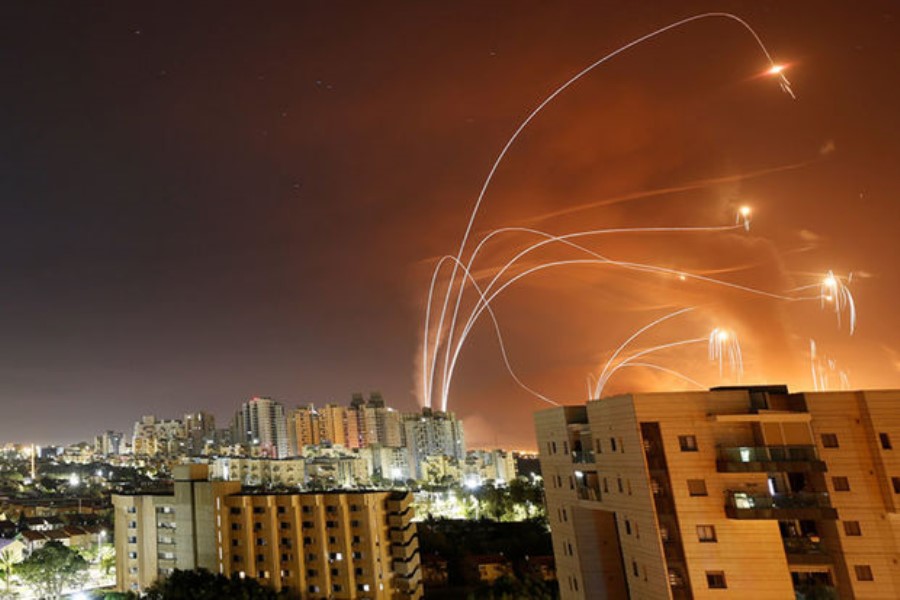 İsrailin Aşkelon şəhəri kütləvi raket atəşinə məruz qalıb