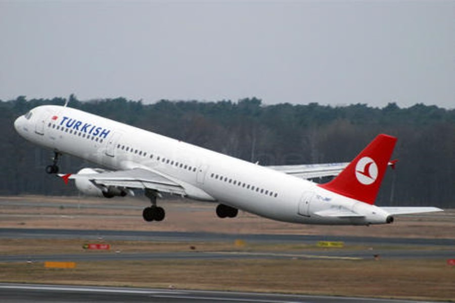 Türkiyə təyyarəsinin kabin heyətinə hücum edildi