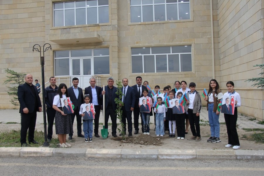 Ulu öndər Heydər Əliyevin anadan olmasının 101 illiyi münasibətilə ağacəkmə aksiyası keçirilib - FOTOLAR