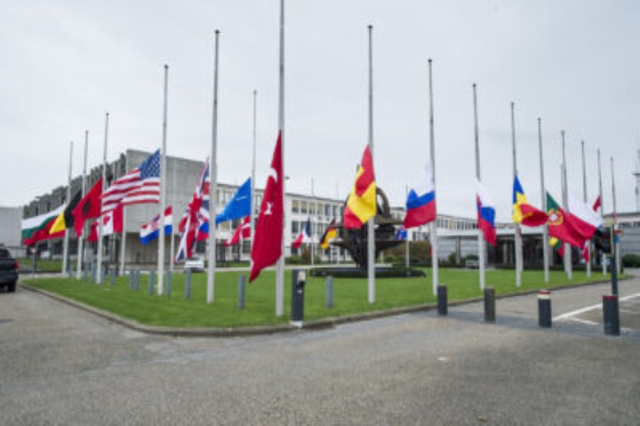 NATO-da bayraqlar yarıya endirilib - ÖZƏL