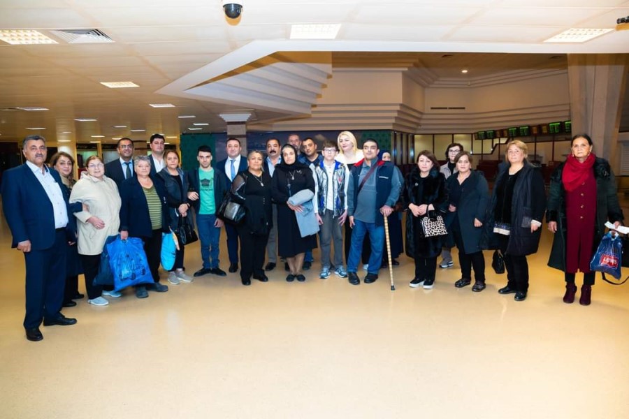 Daha bir qrup imtiyazlı şəxs müalicə mərkəzinə yola salındı