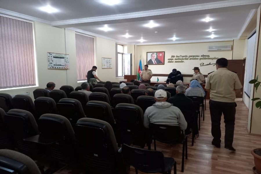 Avtobusda köməksiz vəziyyətdə qalmış bir qrup sərnişin təxliyyə edildi
