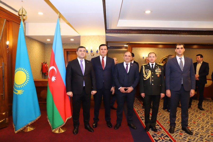 Almatı şəhərində Zəfər Günü münasibətilə tədbir keçirilib - FOTOLAR