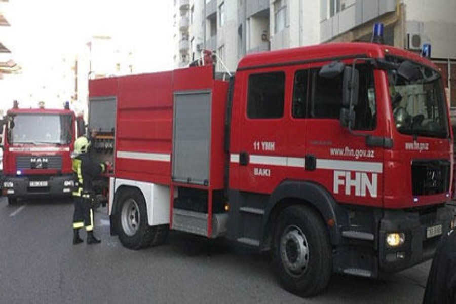 Bakıda yataqxanada yanğın: 52 nəfər təxliyə edildi
