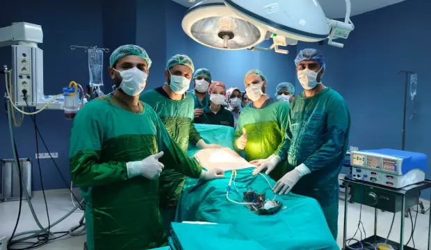Qarın ağrısı ilə xəstəxanaya müraciət etdi,2 daş çıxarıldı