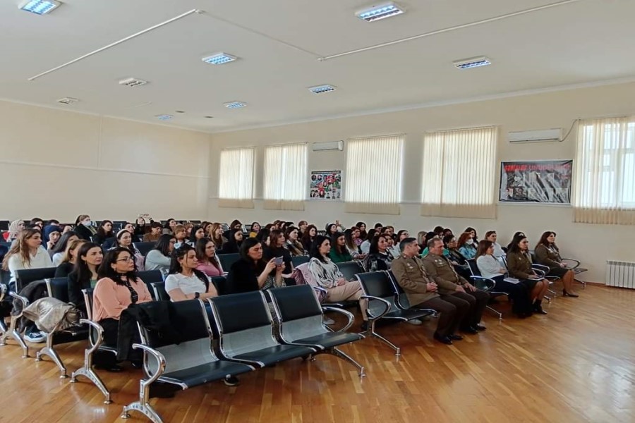 Təhsil və tibb müəssisələrinin psixoloqları üçün seminar keçirilib