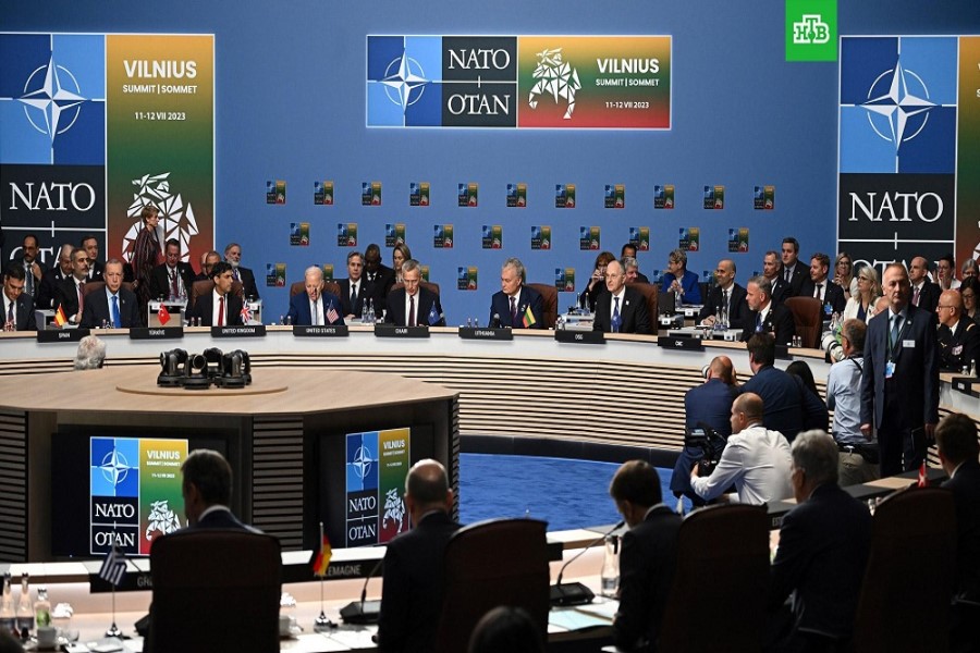 NATO Rusiyanı qoşunlarını Ukraynadan çıxarmağa çağırıb