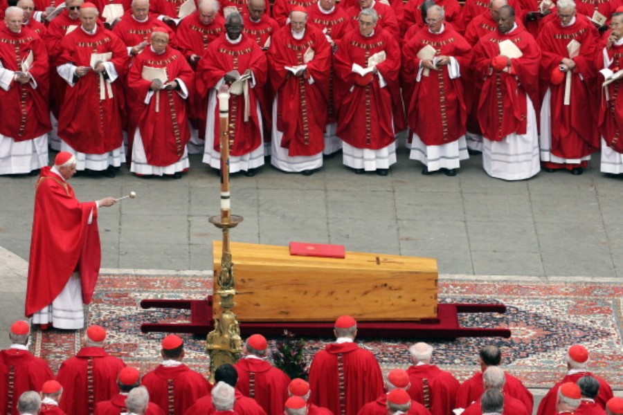 Keçmiş Papa XVI Benediktə vida mərasimi keçirildi - ÖZƏL