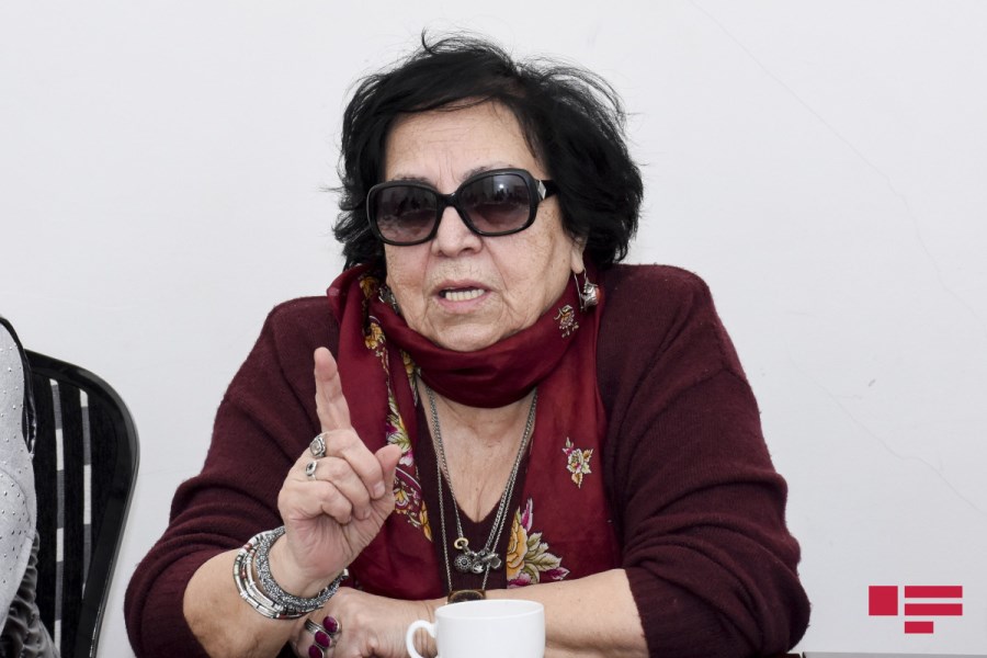 Novella Cəfəroğlu: QHT-lərə imkan verin, xarici donorlarla işləsin
