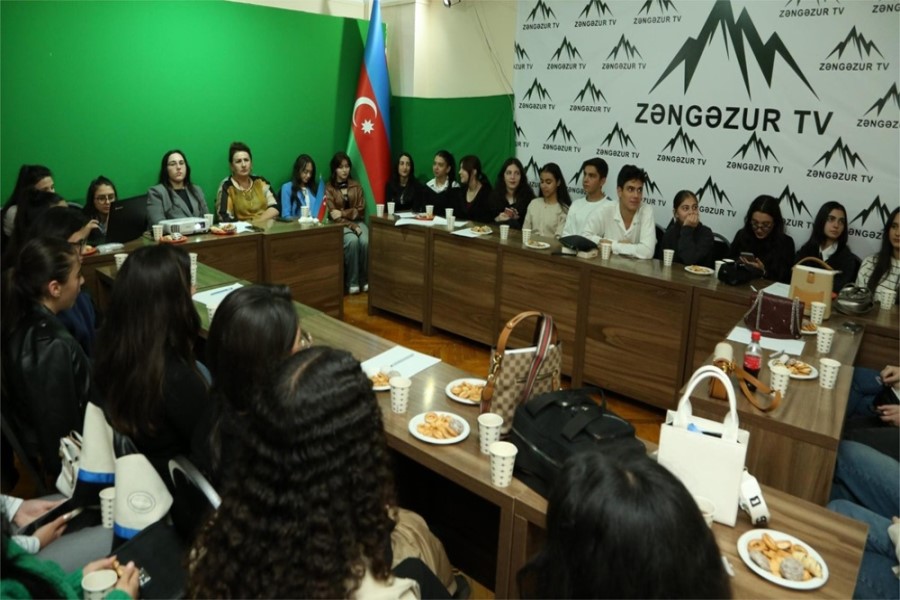 Bullinq və kiberzorakılığa qarşı mübarizə ilə bağlı layihə həyata keçirilir - FOTOLAR