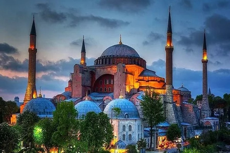 Dünya turizminin mərkəzi olan tarixi İstanbul - FOTOLAR