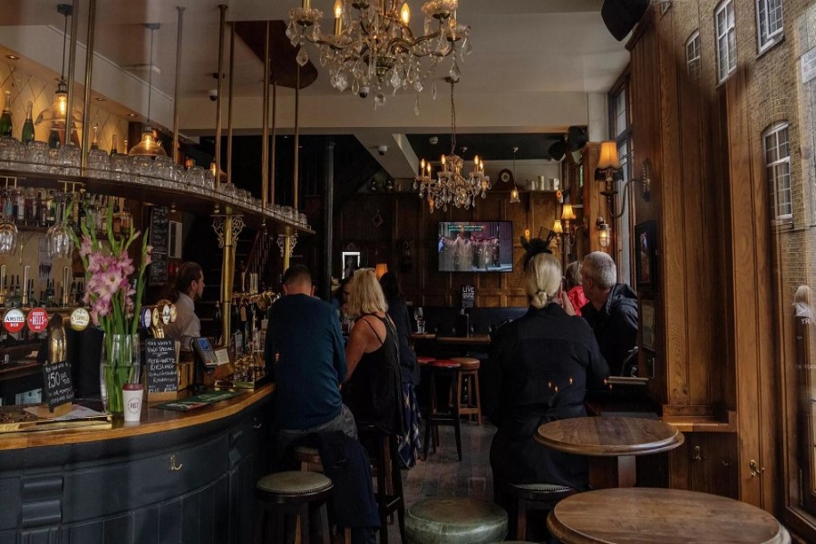 Böyük Britaniyada kommunal ödənişlərin artması səbəbindən minlərlə restoran və meyxana bağlanır