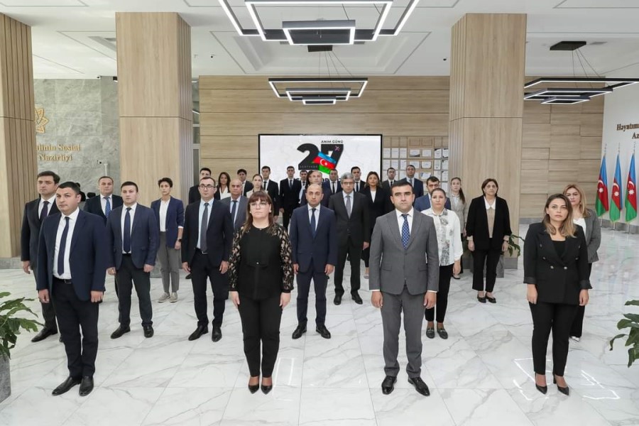 Şəhidlərimizin xatirəsi bir dəqiqəlik sükutla yad edilib