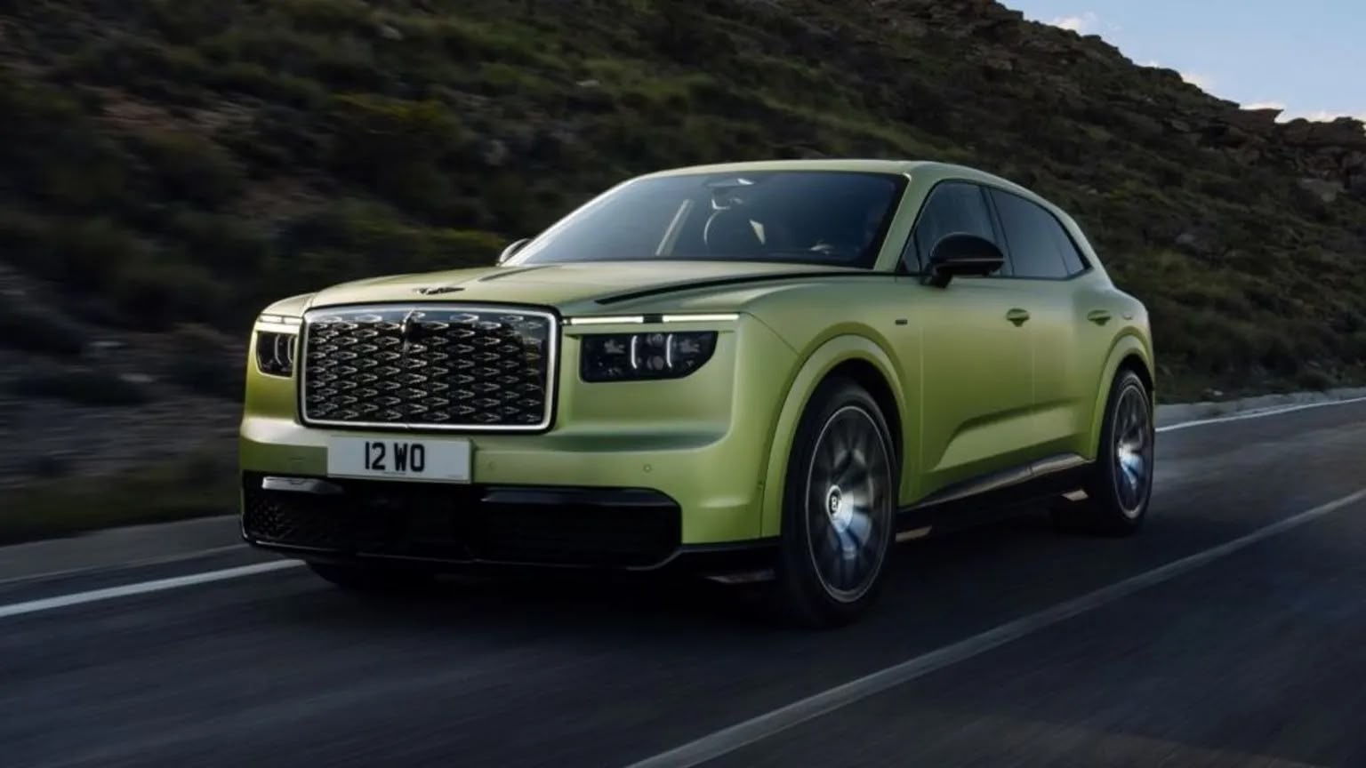 Bentley ilk tam elektrikli avtomobilini təqdim edib