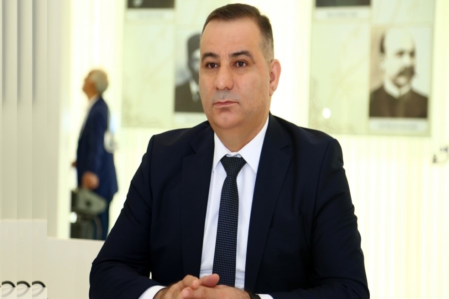 Tarixi missiyanı layiqincə yerinə yetirən Ali Baş Komandanımız və Ordumuz var