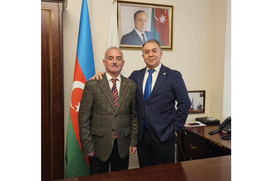 Komitə sədri QHT rəhbərini təbrik etdi