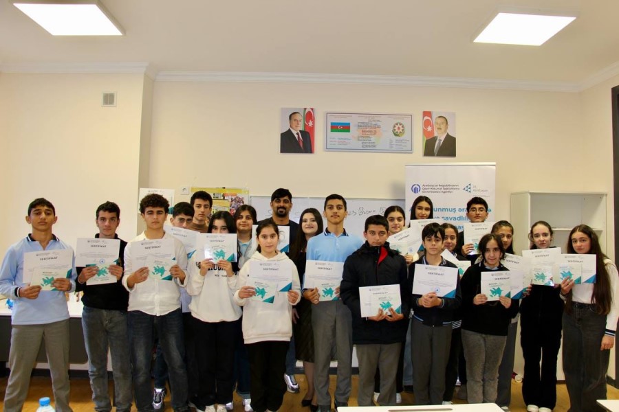 Laçında məktəblilərə maliyyə savadlılığı və sahibkarlıq bacarıqları təlimləri keçirilib - FOTOLAR