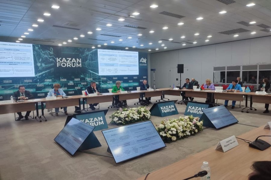 Kazanda keçirilən beynəlxalq forumda Azərbaycanın pensiya islahatları təcrübəsindən bəhs olunub