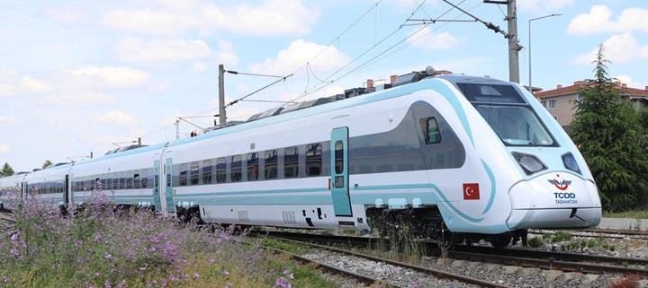 Türkiyənin milli sürətli qatarı sınaqlarda 250 km/saat sürətə çatdı