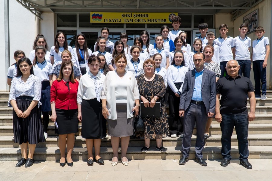 QHT Şəki şəhəri 14 nömrəli tam orta məktəbində layihəni həyata keçirib - FOTOLAR