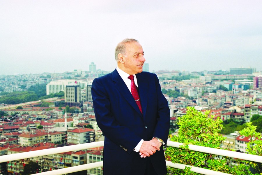 Heydər Əliyev müasir məhkəmə-hüquq sisteminin banisidir - Ədliyyə naziri Fikrət Məmmədovun məqaləsi