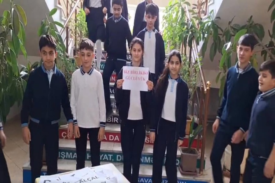 Şagirdlər "Biz birlikdə güclüyük!" adlı VİDEO təqdimat hazırlayıblar