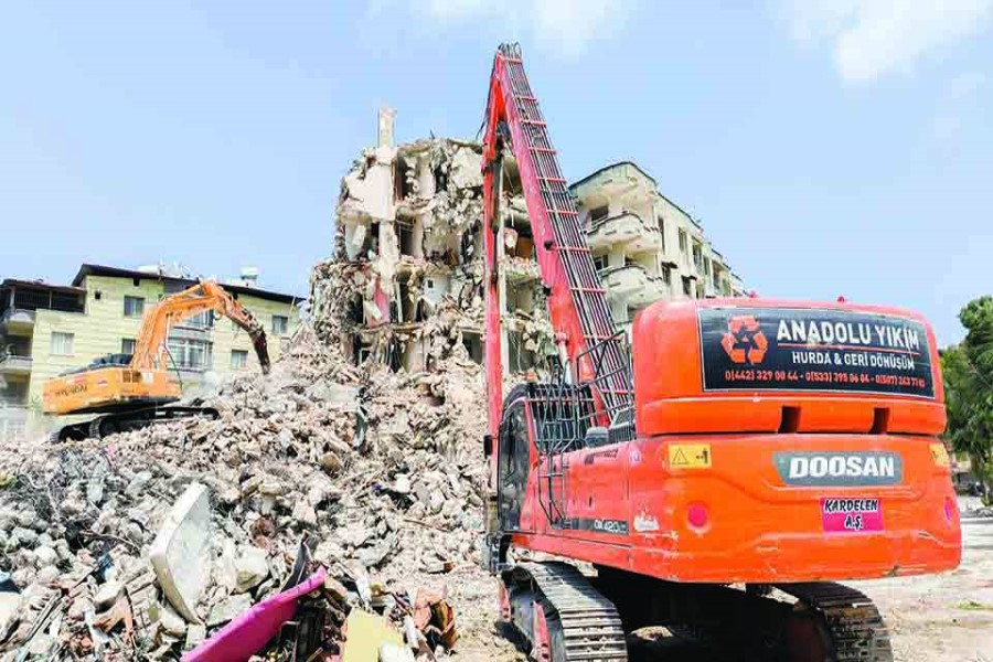 Zəlzələdən 5 ay keçdi, problemlər hələ də həllini tapmayıb