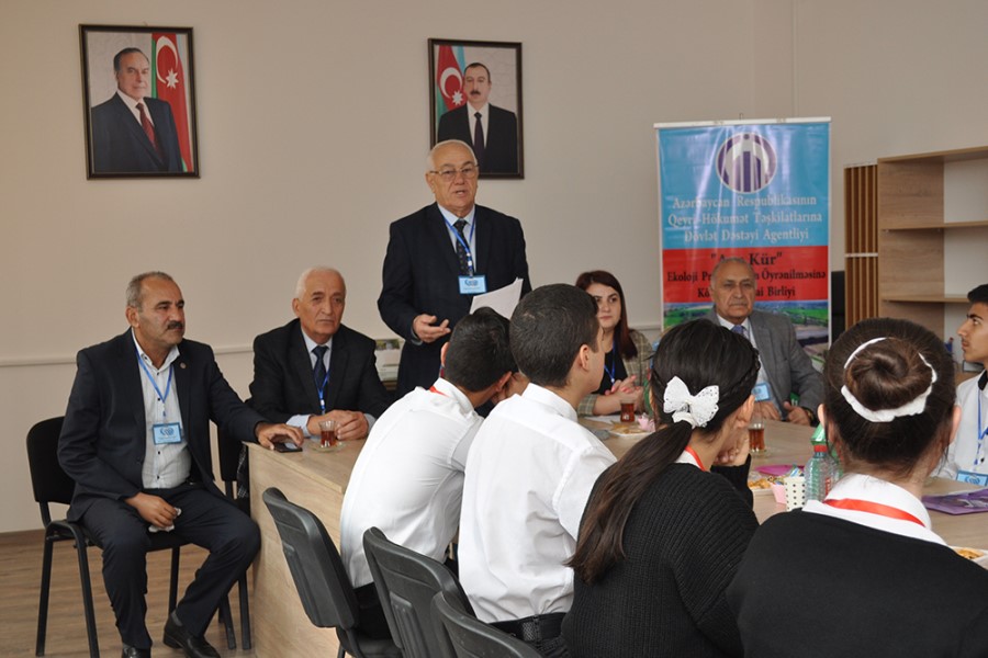 Salyanda Arbatan kənd tam orta məktəbində ətraf mühitin mühafizəsinə aid dəyirmi masa keçirilmişdir.