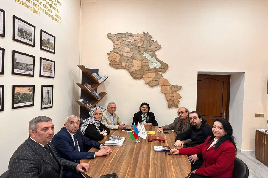 Sərdarlı Ailəsi Qərbi Azərbaycan Araşdırmalar Mərkəzini Ziyarət Edib - FOTOLAR