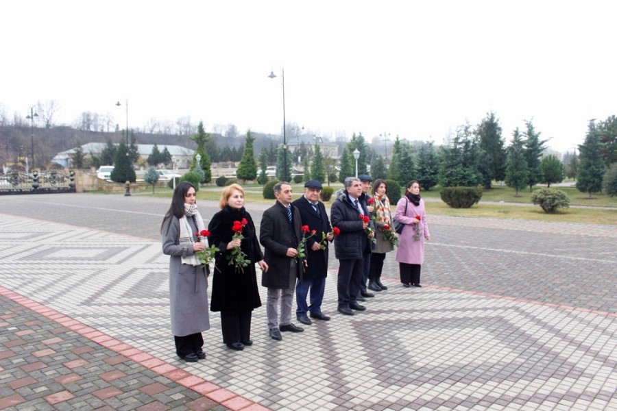 Qusar Mediasiya Təşkilatının nümayəndələri Ümummilli Lideri Heydər Əliyevin xatirəsini böyük ehtiramla yad ediblər - FOTOLAR