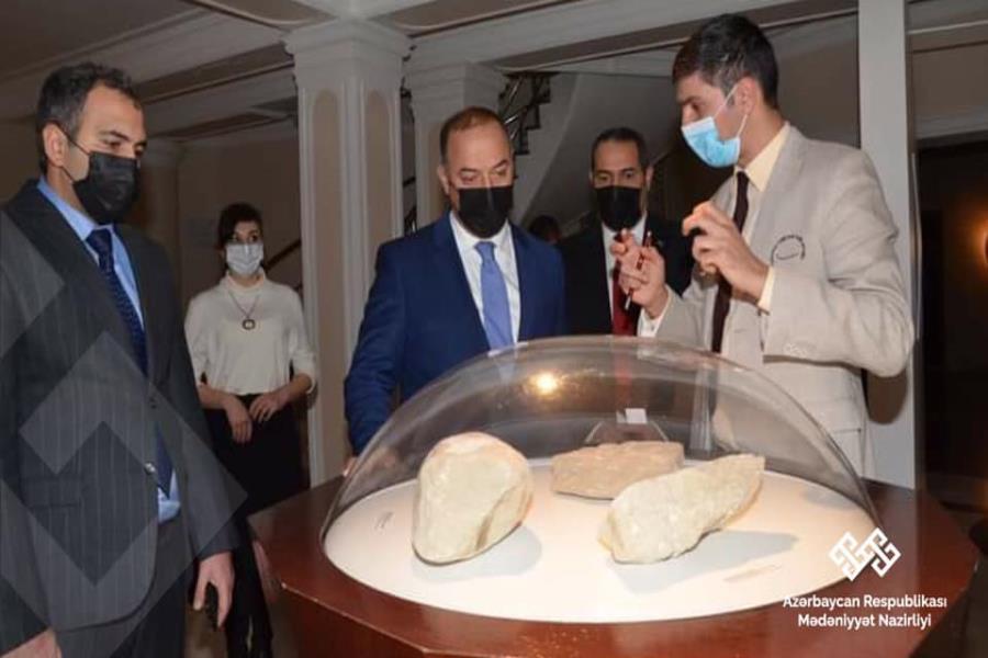 Dövlət Xidmətinin rəis müavini Qobustan qoruğunun fəaliyyəti ilə tanış olub