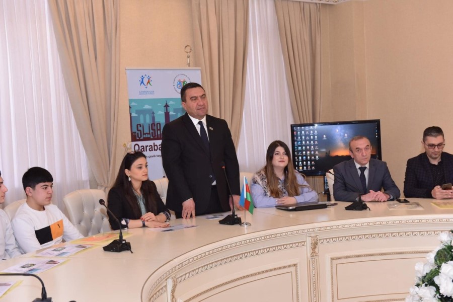 Deputat gənclərin həyata keçirdiyi təlimdə iştirak edib