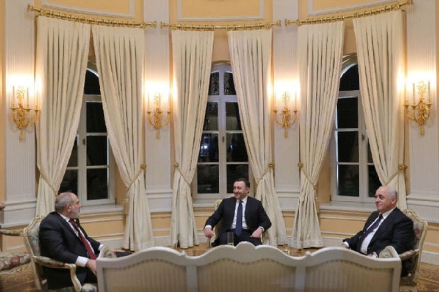 Azərbaycan və Ermənistan baş nazirləri Gürcüstanda görüşüblər