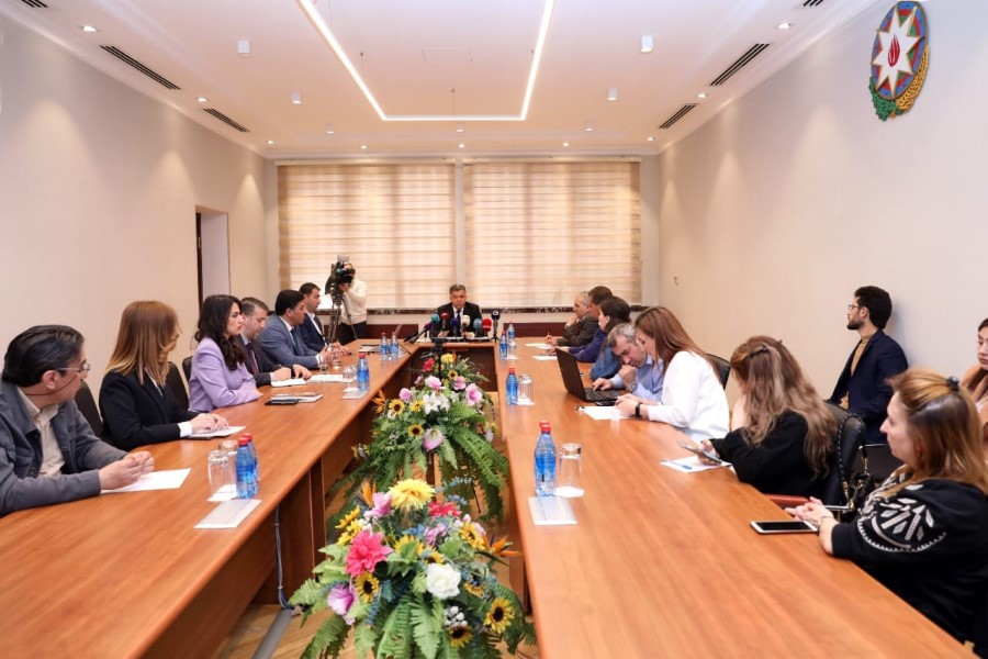 Baş direktor yanvar-aprel aylarinin hesabatini təqdim etdi - FOTOLAR