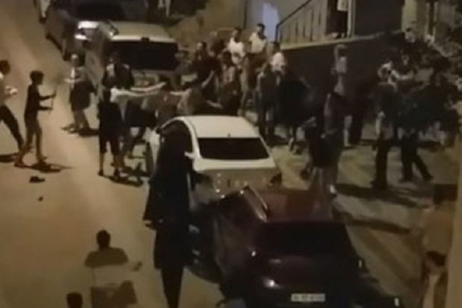 SON DƏQİQƏ: 2 ailə arasında dava: Yaralılar var