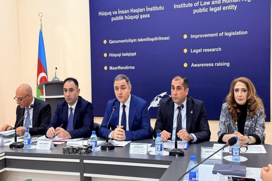 Hakim və vəkillərin etik davranışı mövzusunda məlumat sessiyası keçirilib