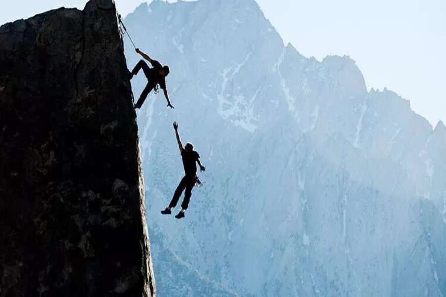 4 alpinist 12 gündür itkin düşüb
