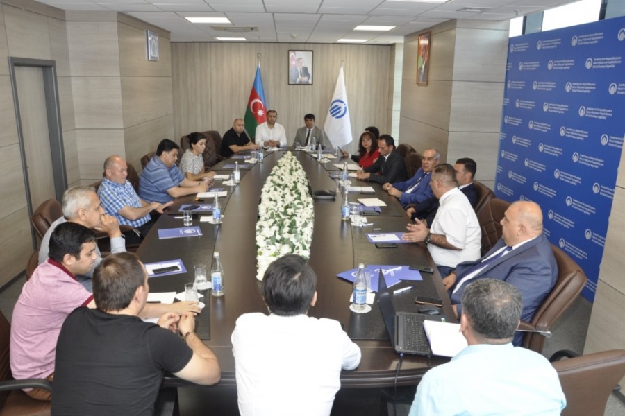 Media sahəsində fəaliyyət göstərən QHT-lərlə intihar halları ilə bağlı xəbərlərin yayılması barədə müzakirə aparılıb - FOTO