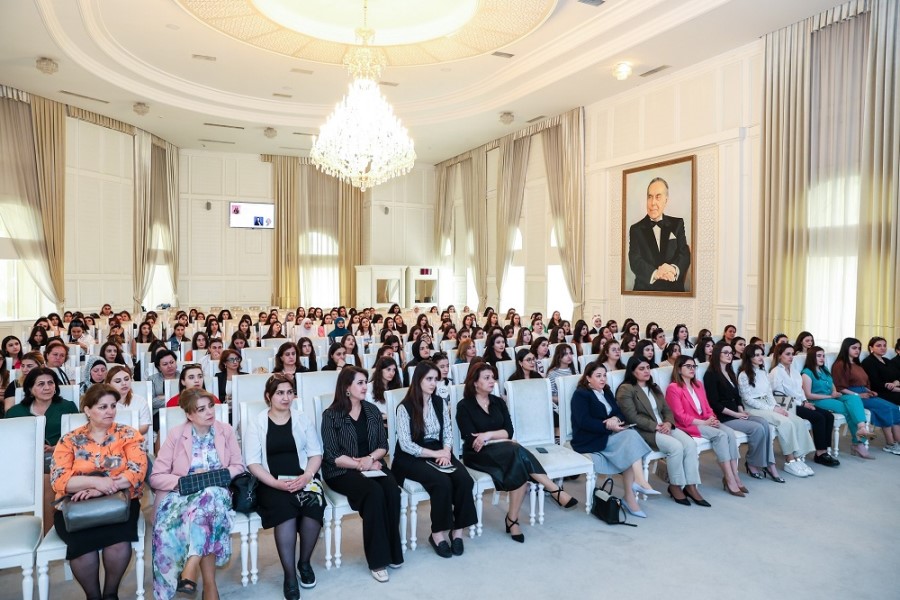 “Güclü cəmiyyətin zərif simaları” adlı görüş olub - FOTOLAR