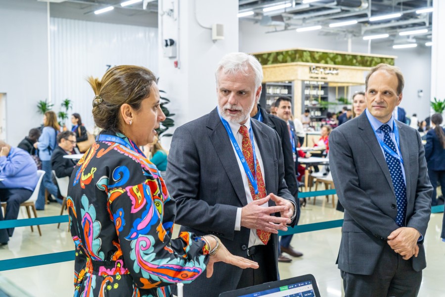 The U.S. Ambassador to Azerbaijan greeted the staff of Kaşalata, Baku's first inclusive cafe - PHOTOS