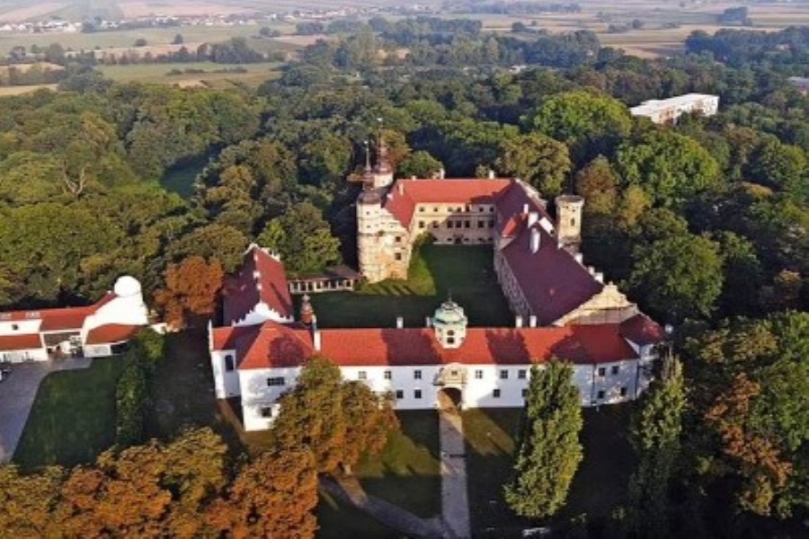 Polşa şəhəri İlon Maska 13-cü əsr qalasını qərargah təklif edir