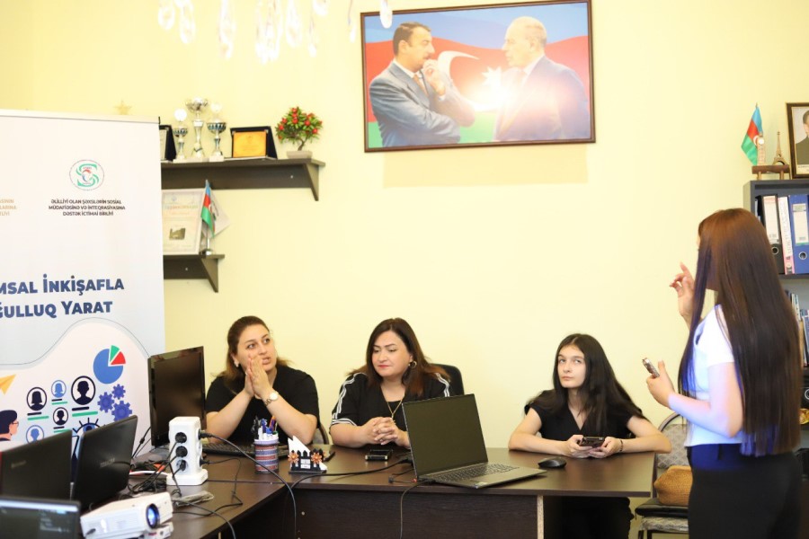 "Əlilliyi Olan Şəxslərin Sosial Müdafiəsinə və İnteqrasiyasına Dəstək" İctimai Birliyi layihə çərçivəsində təlimlərini davam etdirir - FOTOLAR