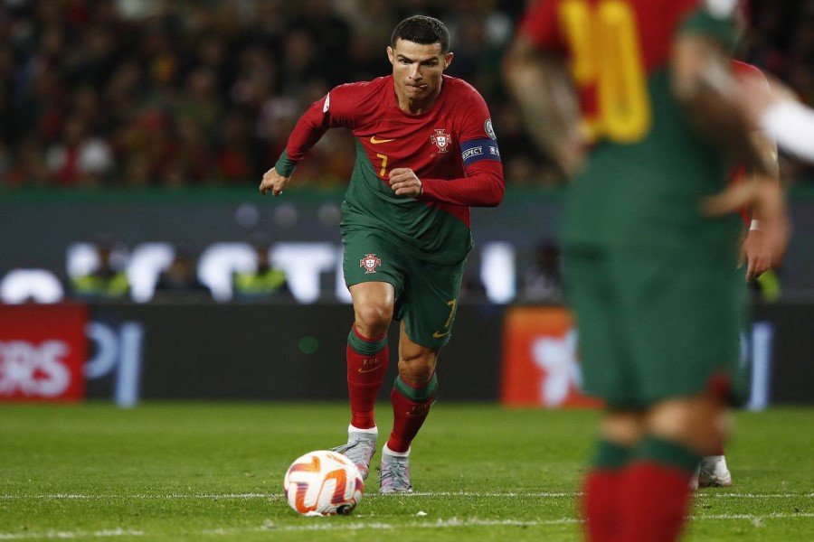 Ronaldo dünya rekordu vurduqdan sonra emosiyalarını bölüşüb