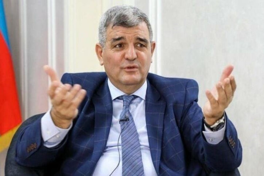Fazil Mustafa media nümayəndələrini təbrik edib