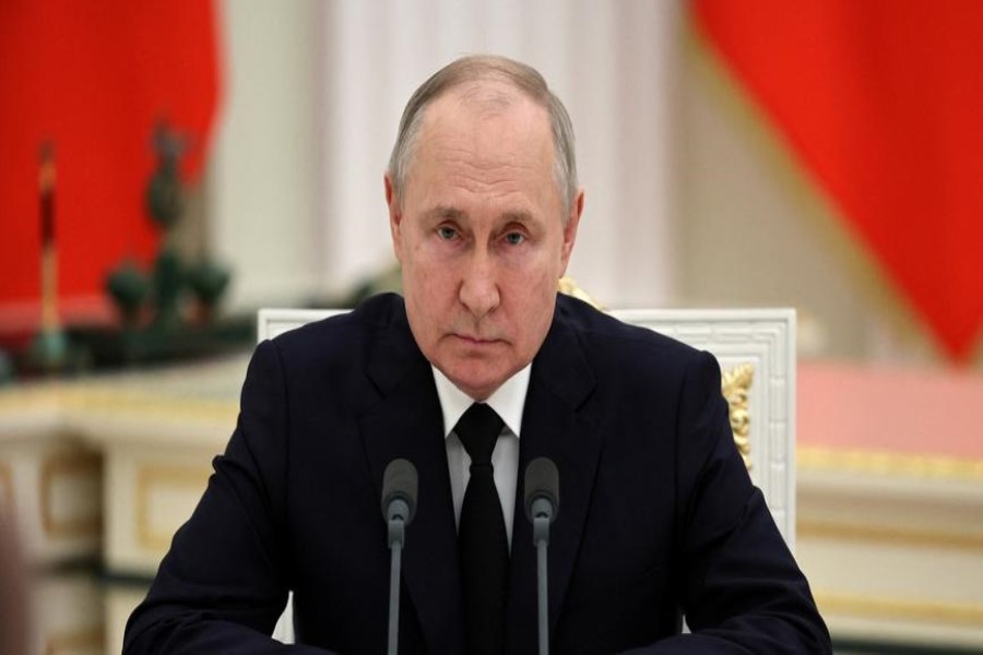 Putin BƏƏ prezidenti ilə danışıqlar aparmaq üçün Əbu-Dabiyə gedib